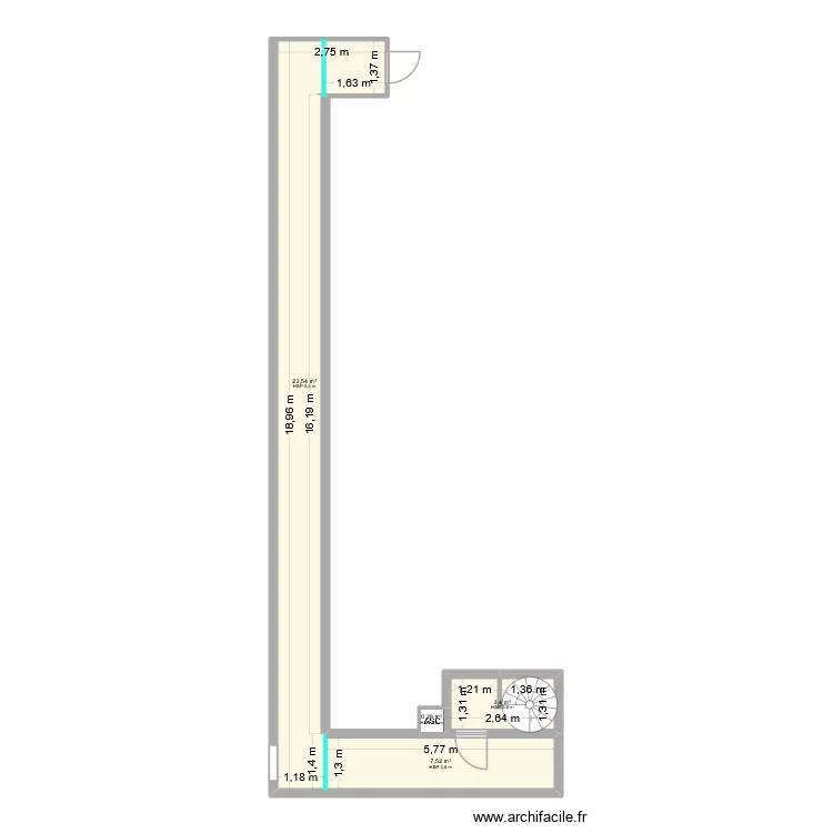 Couloir. Plan de 4  et 35 m²