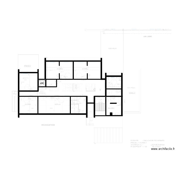 Mousquetons 1er. Plan de 10 pièces et 145 m2