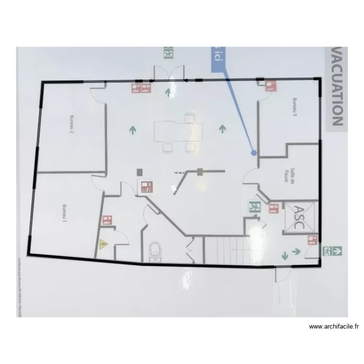 Lavaur. Plan de 1 et 198 m² Lavaur. Plan de 1 et 198 m²