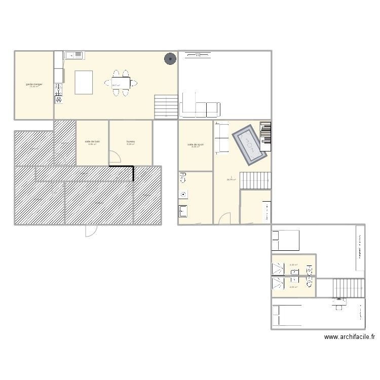 MAISON. Plan de 14 pièces et 172 m2