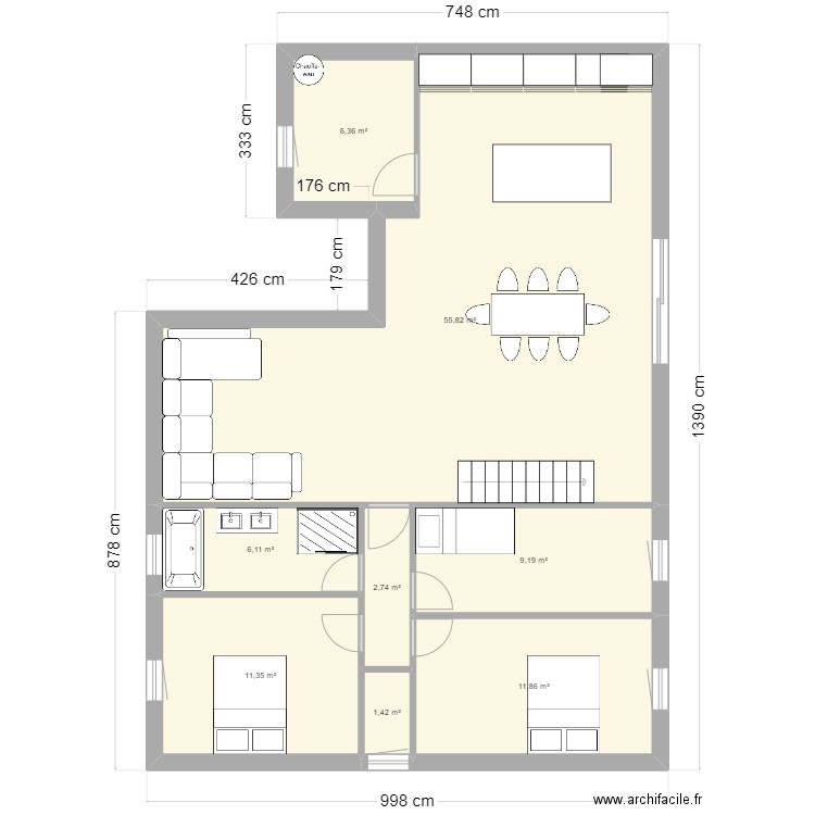 terradas. Plan de 8 pièces et 105 m2