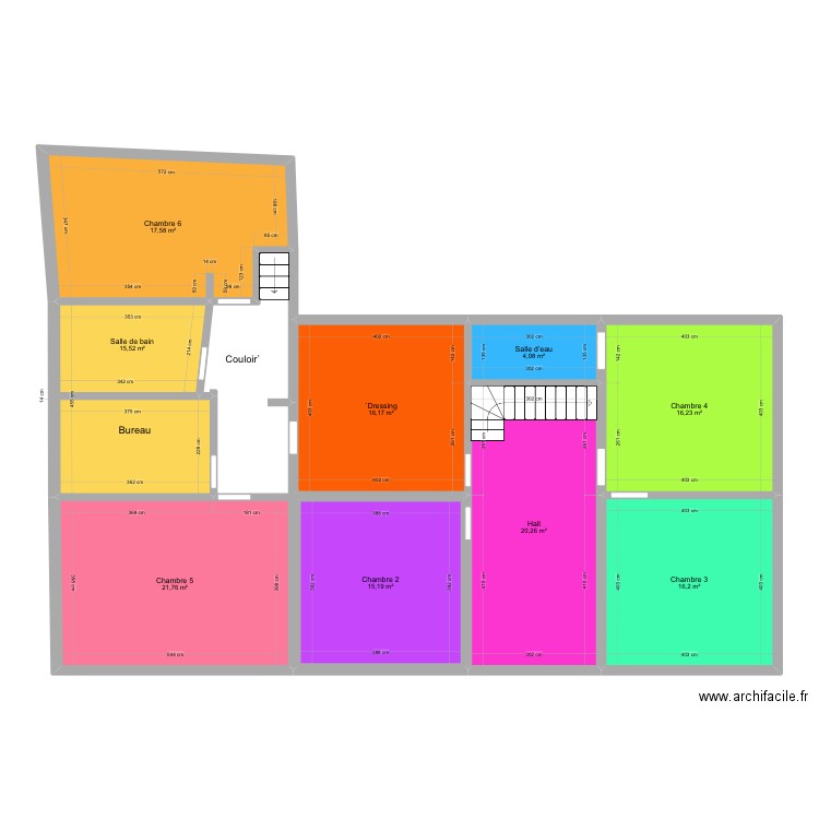 Étage ferme. Plan de 9 pièces et 143 m2