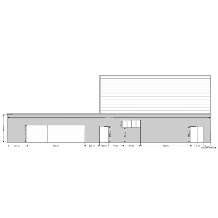 Fa&ccedil;ade arri&egrave;re gauche Loubna KARRAZ. Plan de 