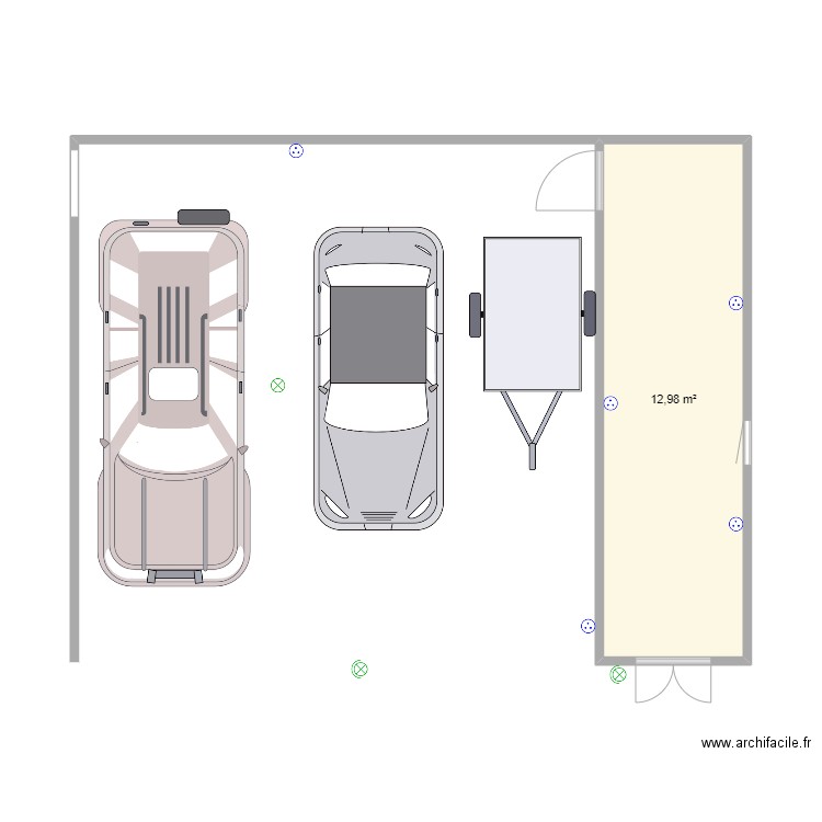 garage. Plan de 1 pièce et 13 m2