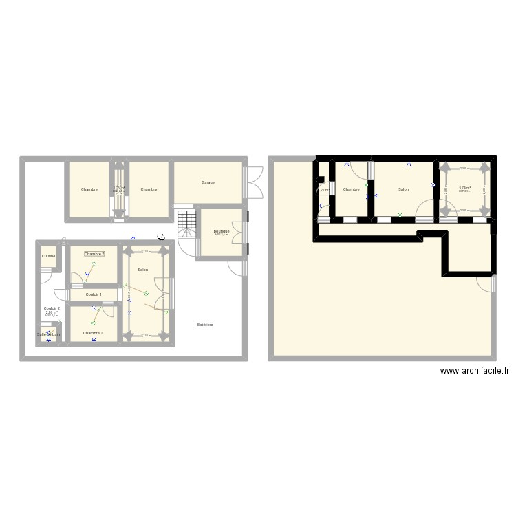 Bas. Plan de 19 pièces et 180 m2