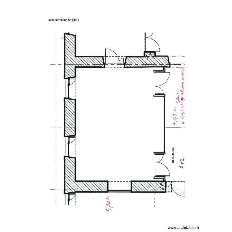 Salle R+2 vide. Plan de 0 pièce et 0 m2