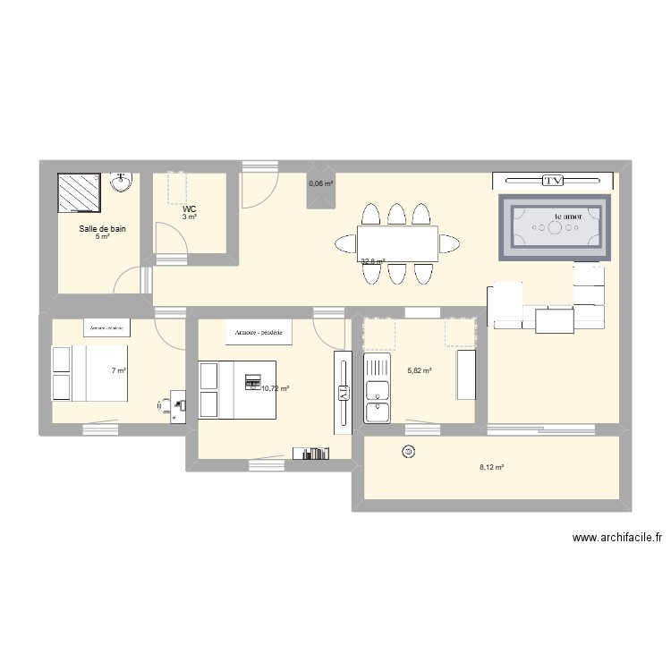maison. Plan de 8 pièces et 84 m2