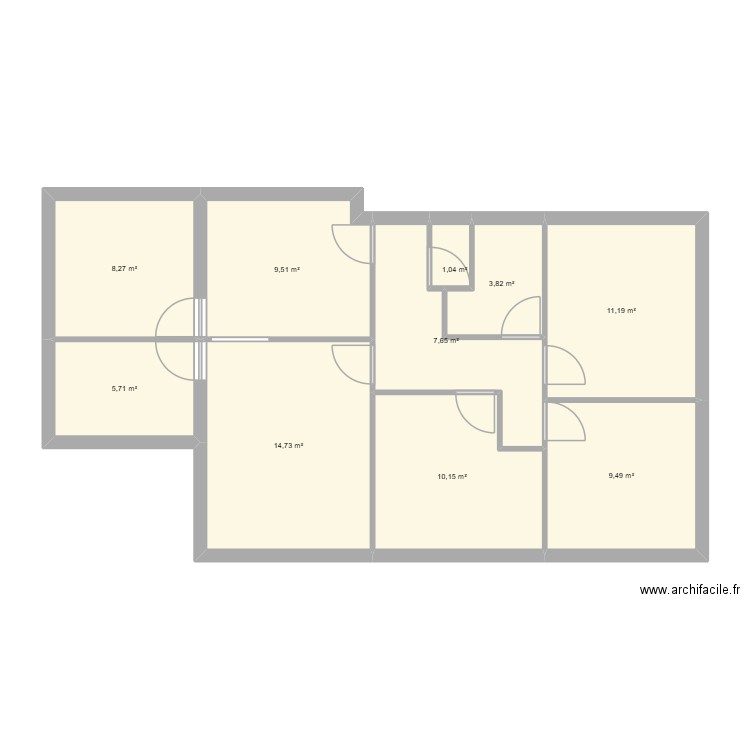 Maison nouveau plan. Plan de 10 pièces et 82 m2