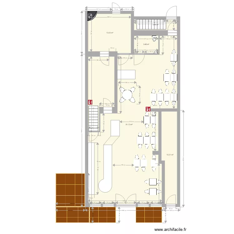 bistrot a la cuisine thai avec terrasse. Plan de 