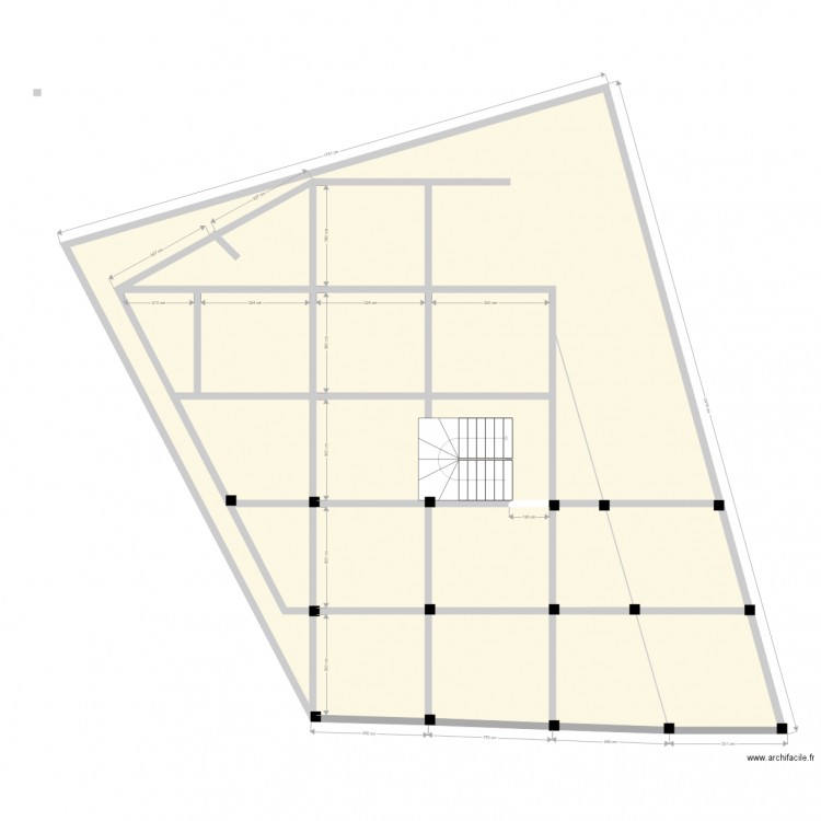  fondations reelle. Plan de 16 pièces et 233 m2