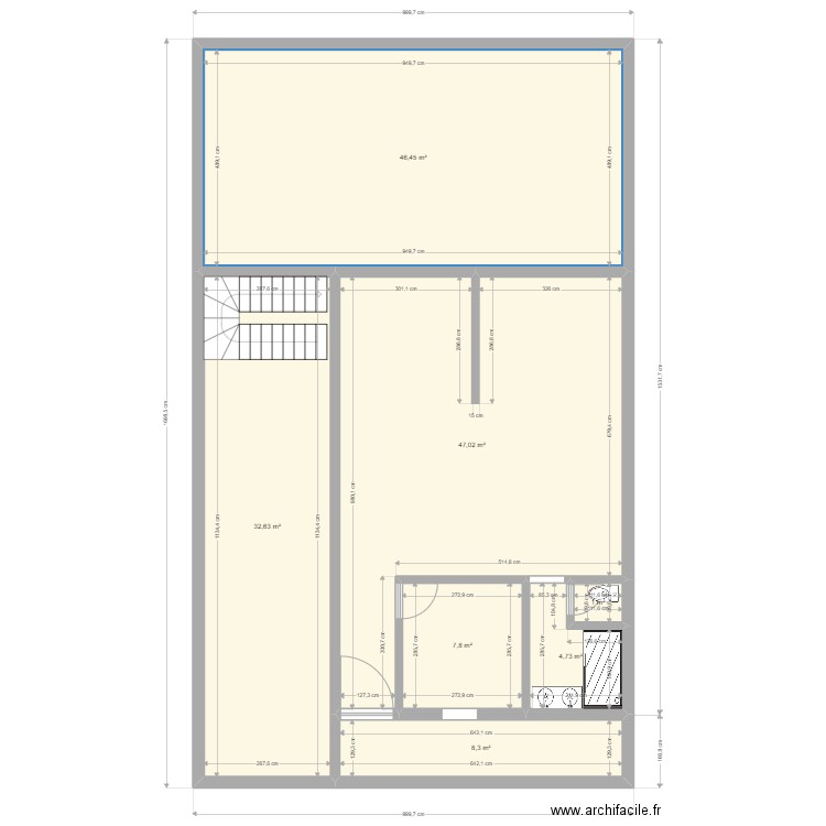 rdc 22 08 21. Plan de 7 pièces et 148 m2