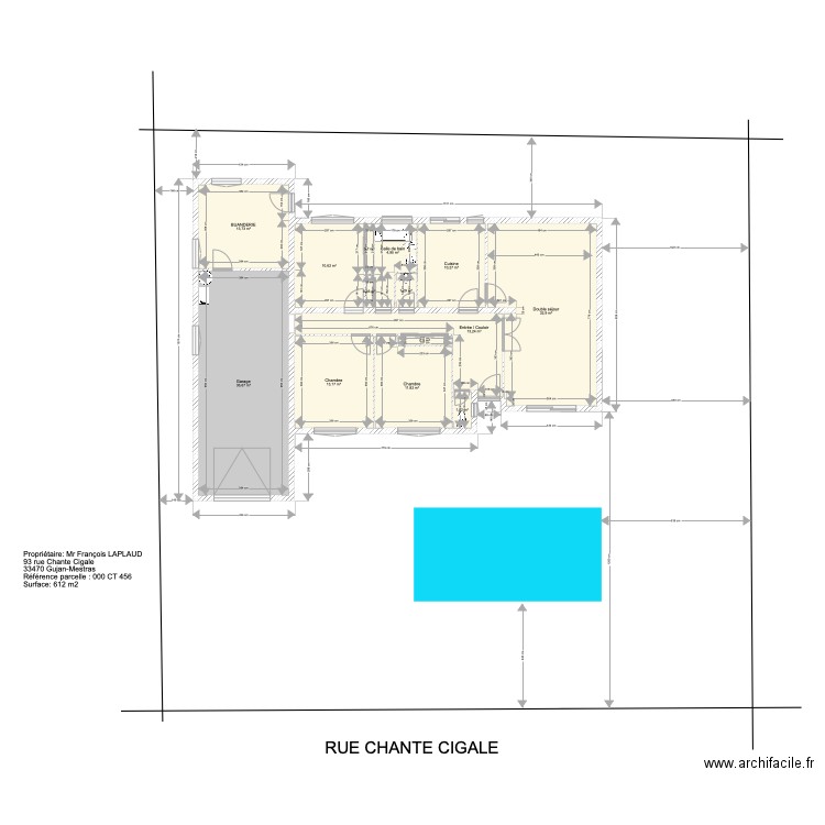 Implantation piscine. Plan de 14 pièces et 152 m2