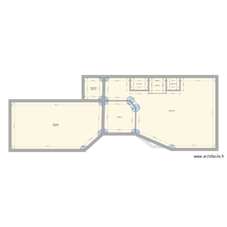 140. Plan de 19 pièces et 295 m2