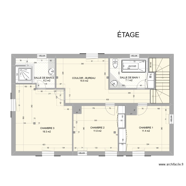 Etage. Plan de 9 pièces et 77 m2