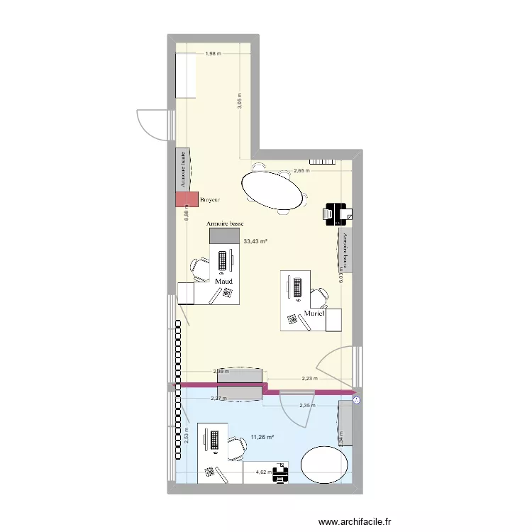 Bureau OVA. Plan de 2 pièces et 45 m²