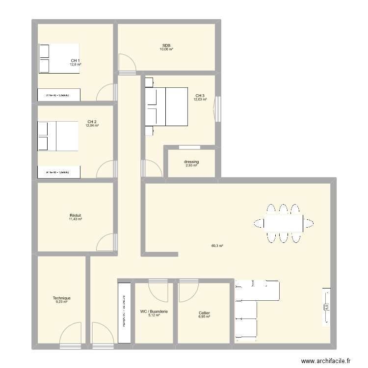 maison carrée v1. Plan de 10 pièces et 152 m2