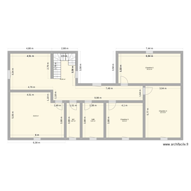 Etage. Plan de 7 pièces et 149 m2