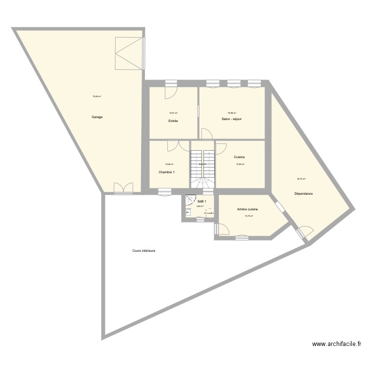 Saint Nic RDC. Plan de 9 pièces et 184 m2