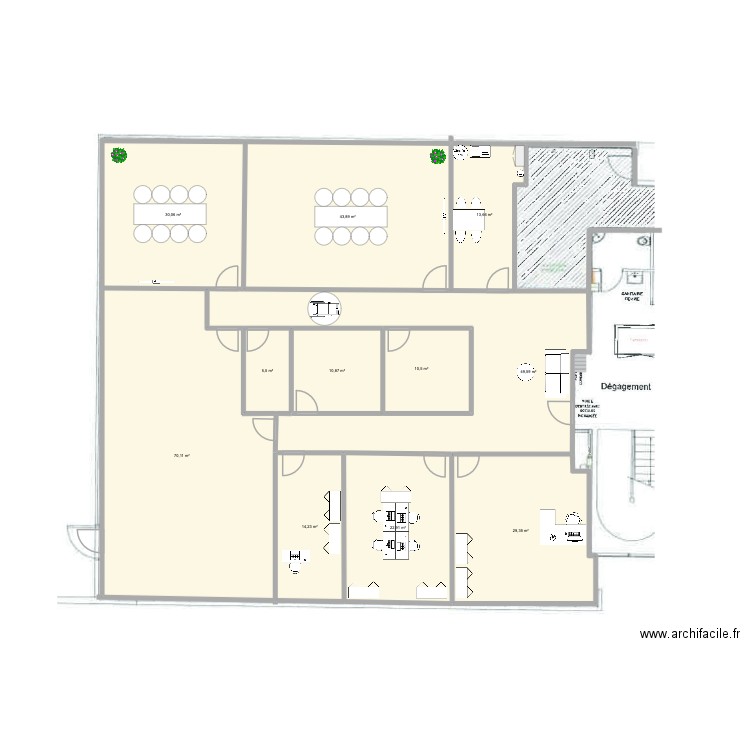 PLAN LOCAL. Plan de 11 pièces et 301 m2