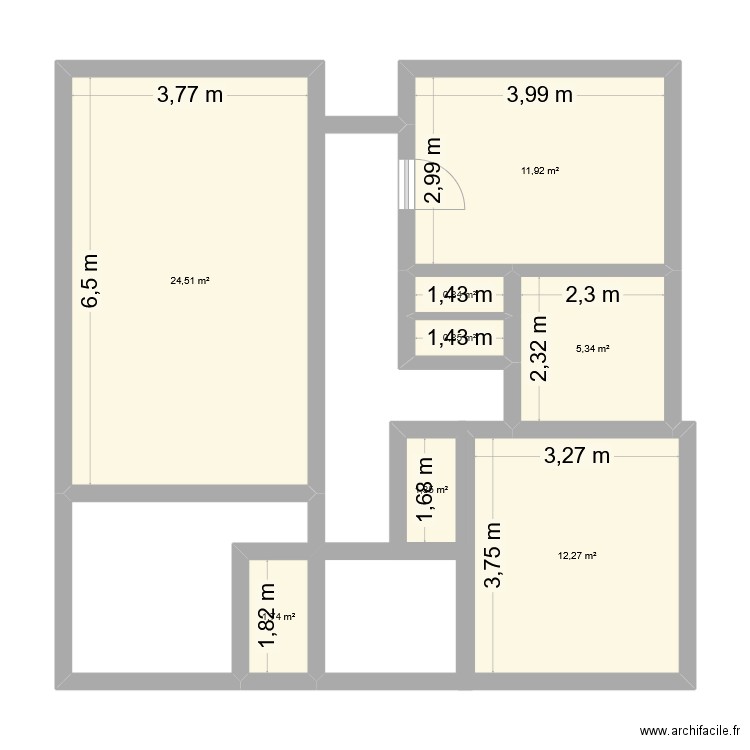 Haut maison avant travaux. Plan de 8 pièces et 59 m2
