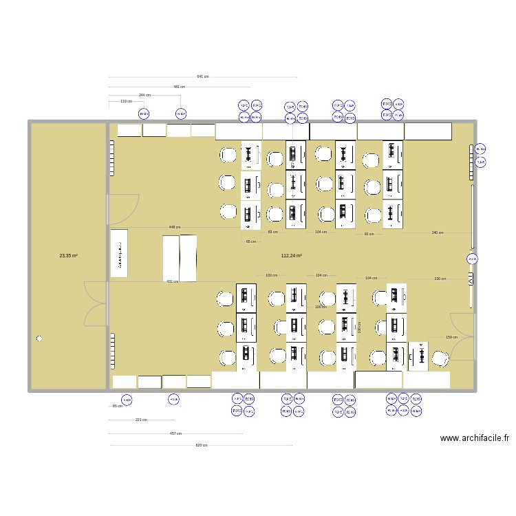 batimentGEII_g009_reseau. Plan de 2 pièces et 136 m2