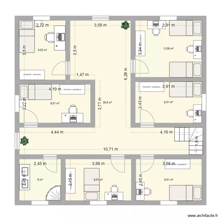 Etage du foyer. Plan de 8 et 102 m² Etage du foyer. Plan de 8 et 102 m²
