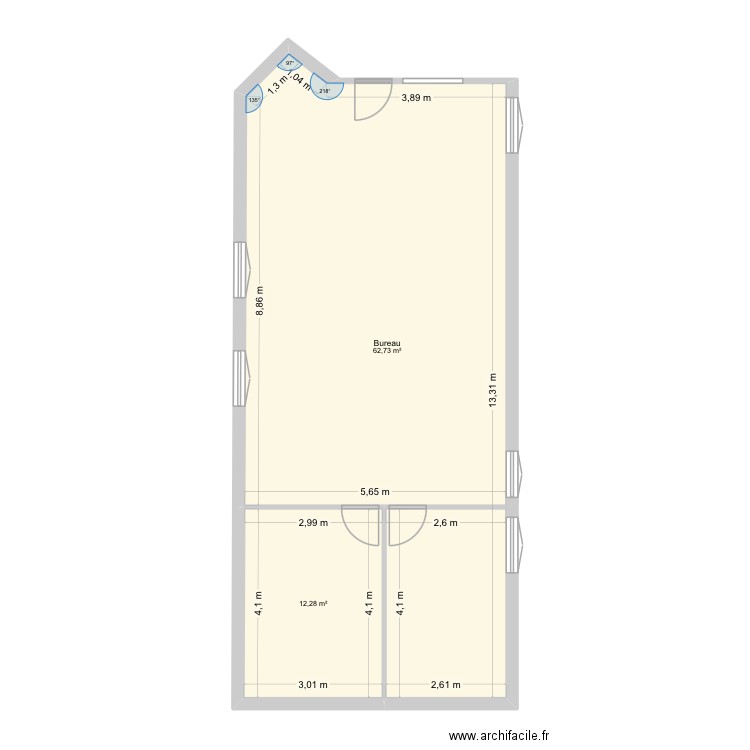 Mairie. Plan de 2 pièces et 75 m2