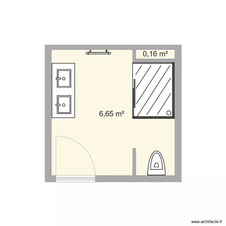 Salle de bain 2 porte &agrave; gauche. Plan de 