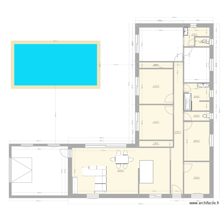 chapelle. Plan de 12 pièces et 112 m2