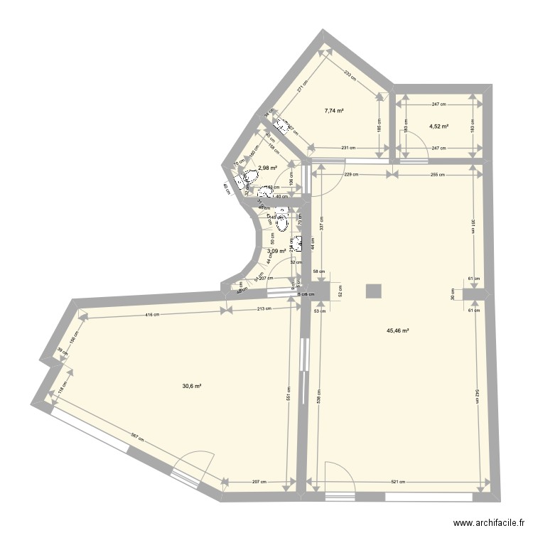 Local Jezabel. Plan de 6 pièces et 94 m2