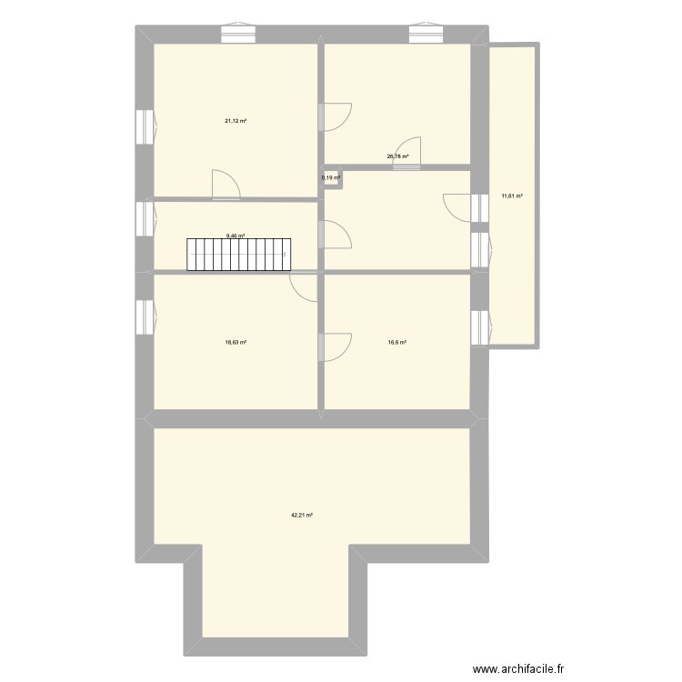 Maison Russe R+1. Plan de 8 pièces et 147 m2