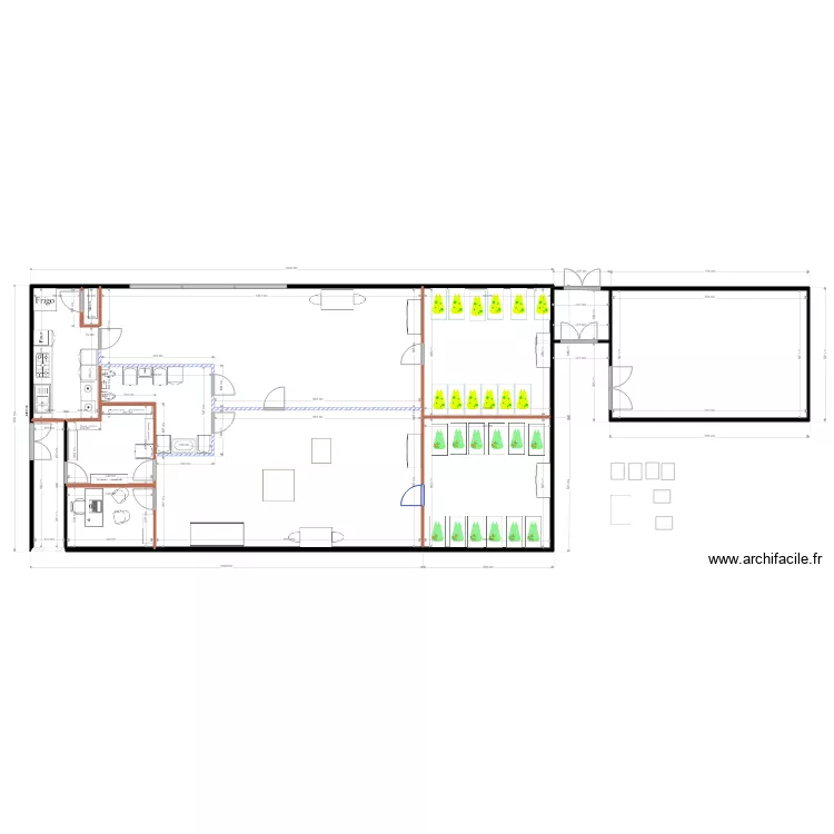 creche 13 avec bureau int&eacute;rieur et entr&eacute;e fa&ccedil;ade. Plan de 