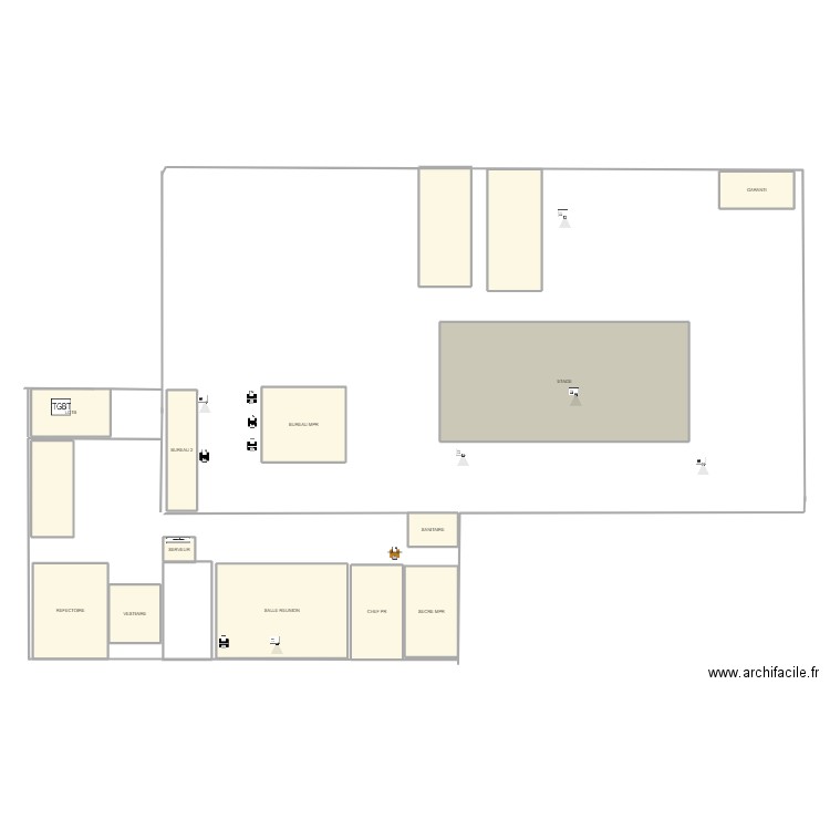 JOUE. Plan de 15 pièces et 162 m2