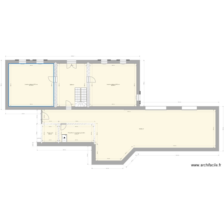 Ancienne maison à rénover dépendance. Plan de 6 pièces et 255 m2