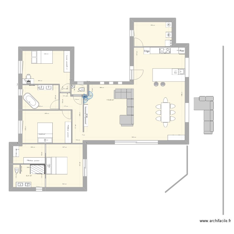 Plan maison. Plan de 4 pièces et 141 m2