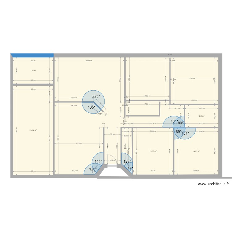 Bleuets. Plan de 8 pièces et 166 m2