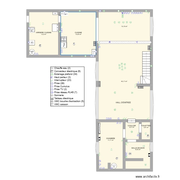 RDC. Plan de 8 pièces et 108 m2