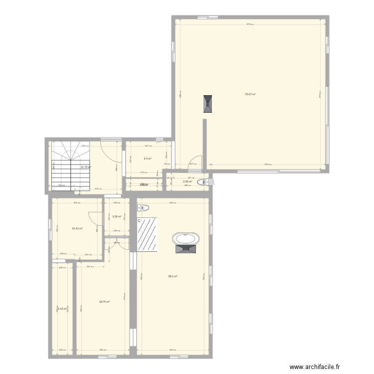 RDC vide. Plan de 0 pièce et 0 m2