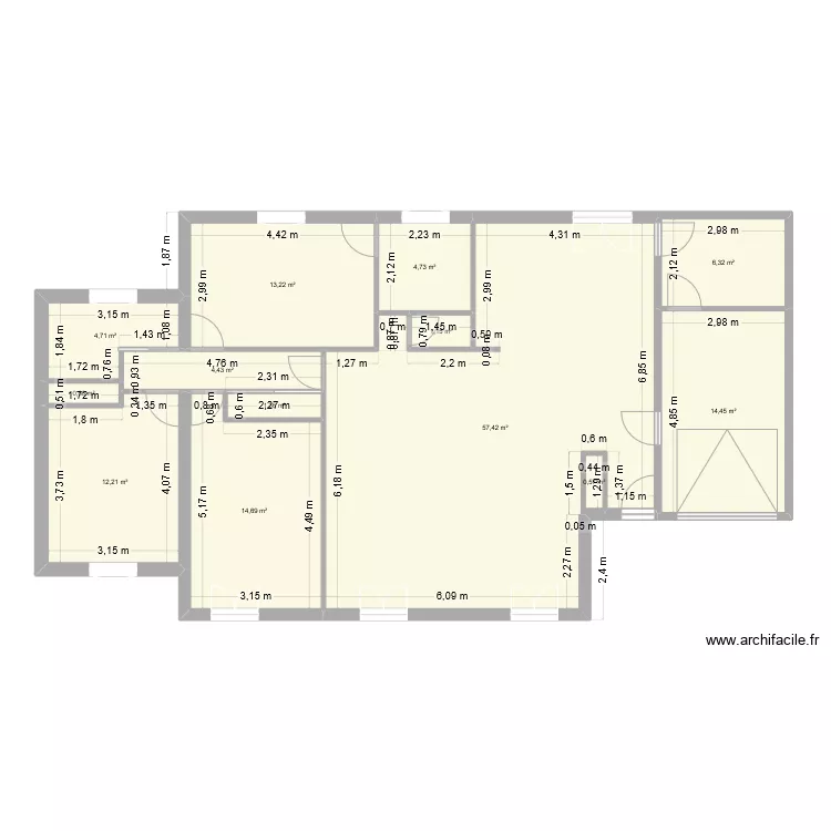 Maison avec ouvertures initiales. Plan de 