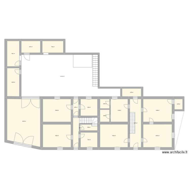 Ris. Plan de 39 pièces et 543 m2