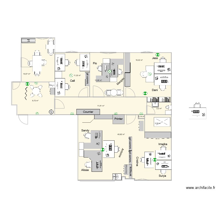 bureau gare 10. Plan de 0 pièce et 0 m2