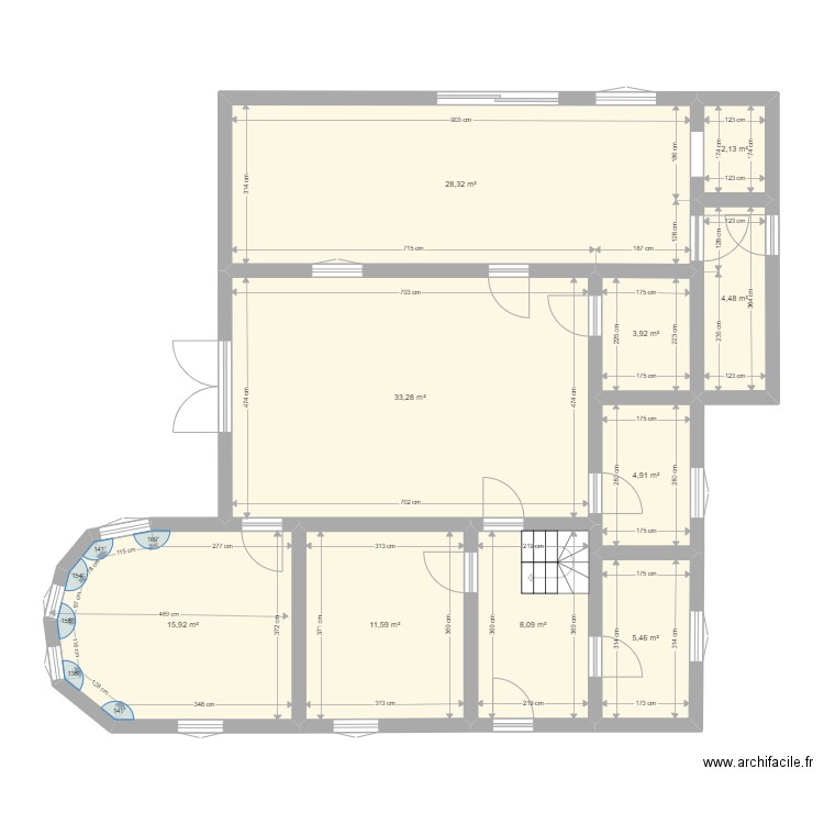Chevreuse v1. Plan de 18 pièces et 262 m2