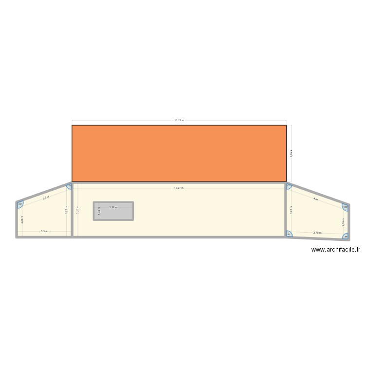 façade. Plan de 4 pièces et 63 m2