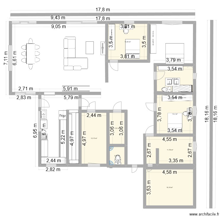 MJCR. Plan de 8 pièces et 83 m2