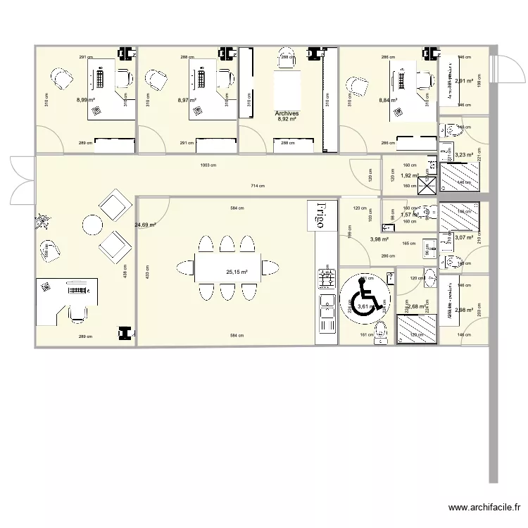 Bureaux 100m2 modifi&eacute;  avec vestiaire atelier  imprimante. Plan de 