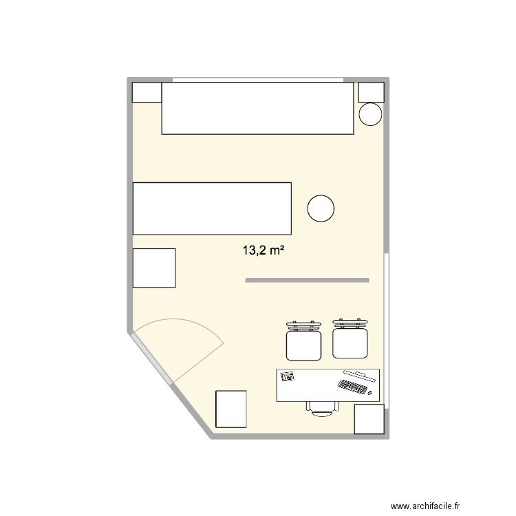 Cabinet 2. Plan de 1 pièce et 13 m2