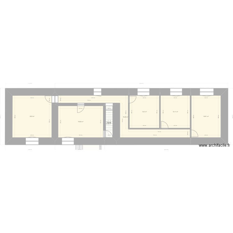 Figard. Plan de 14 pièces et 172 m2