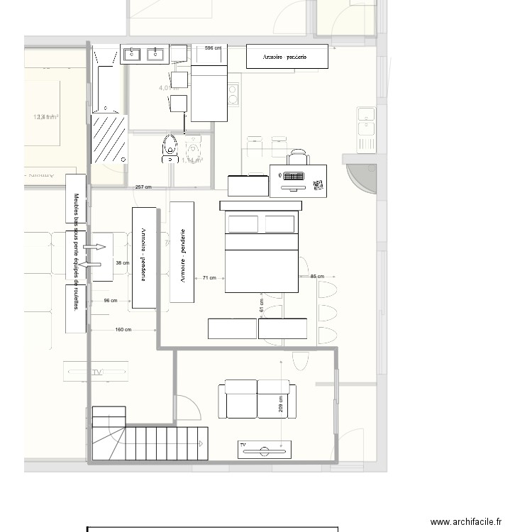 33 4 chambres naze. Plan de 7 pièces et 152 m2