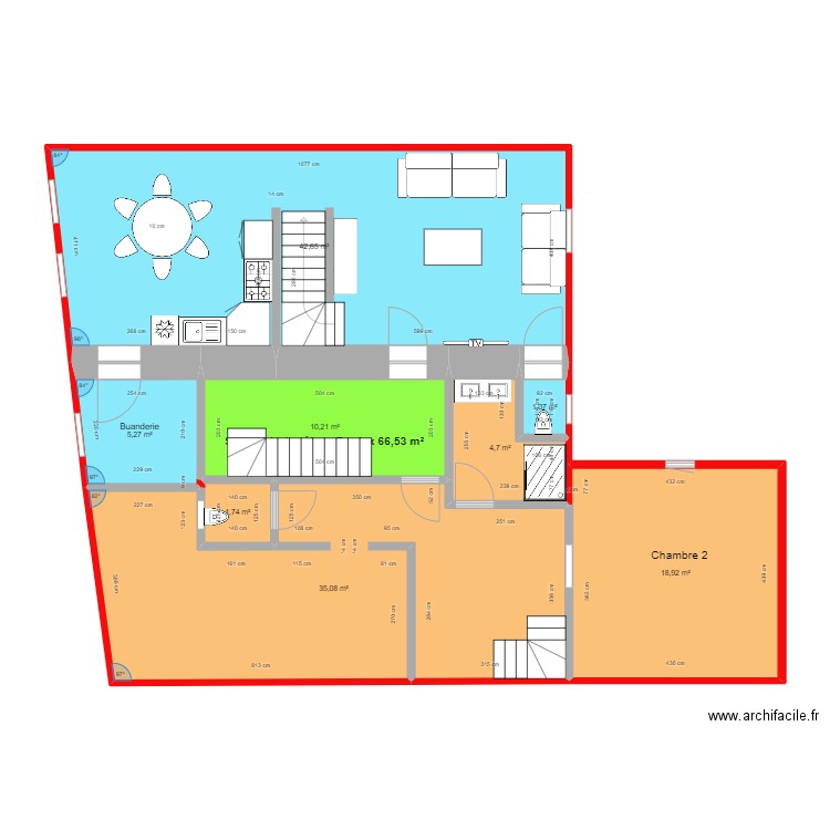 1er étage deux appartements. Plan de 8 pièces et 120 m2