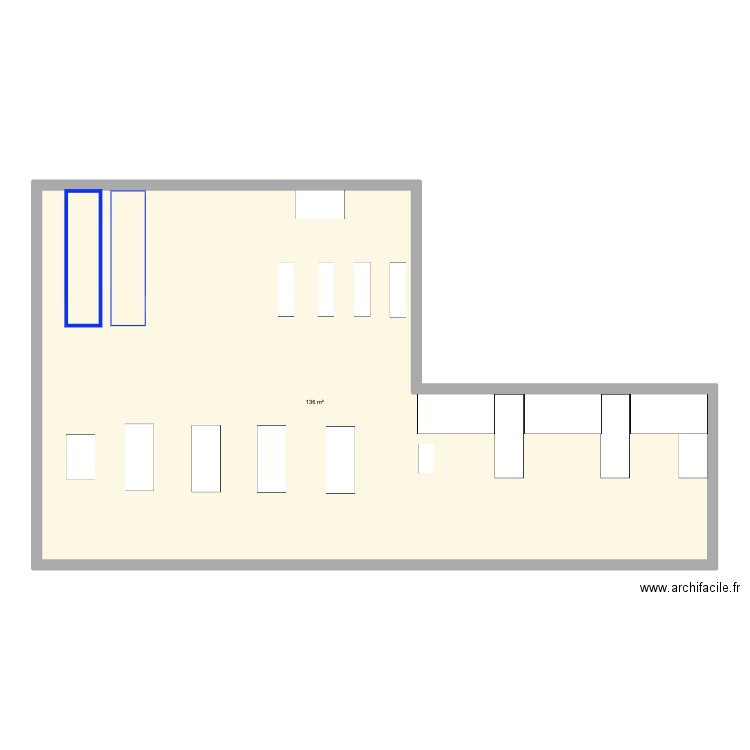 B2B area. Plan de 1 pièce et 136 m2